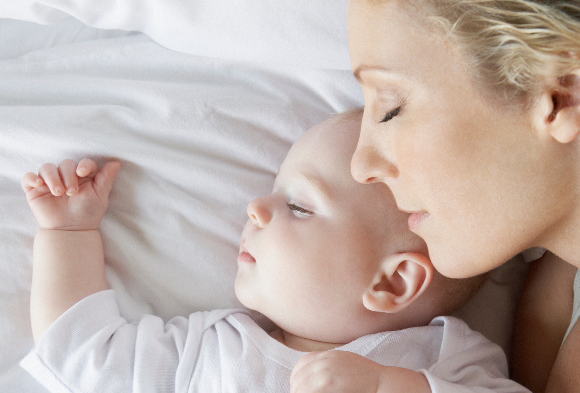 Übermüdung vermeiden - wie du dein Baby oder Kleinkind zum richtigen Zeitpunkt ein Schlafangebot machst